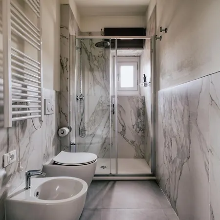Limehome Via Guelfa 4*