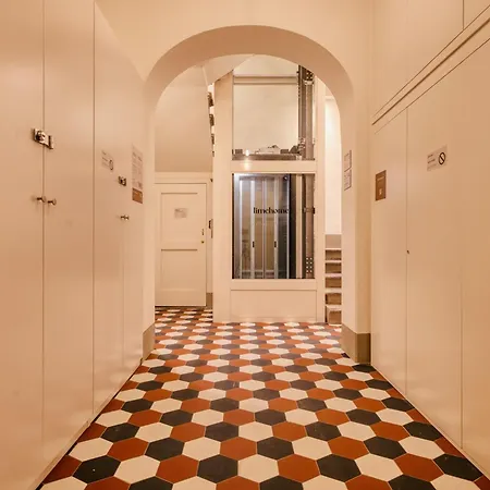 Limehome Via Guelfa 4*